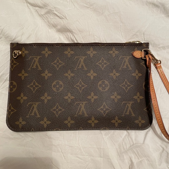 Louis Vuitton Neverfull pouch, wristlet - Picture 9 of 10